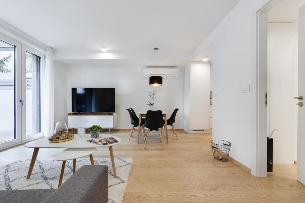 Central Apartment With Private Garage Ljubljana Bagian luar foto