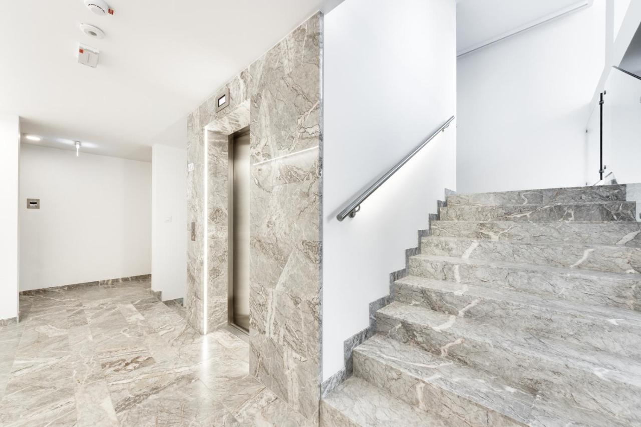 Central Apartment With Private Garage Ljubljana Bagian luar foto