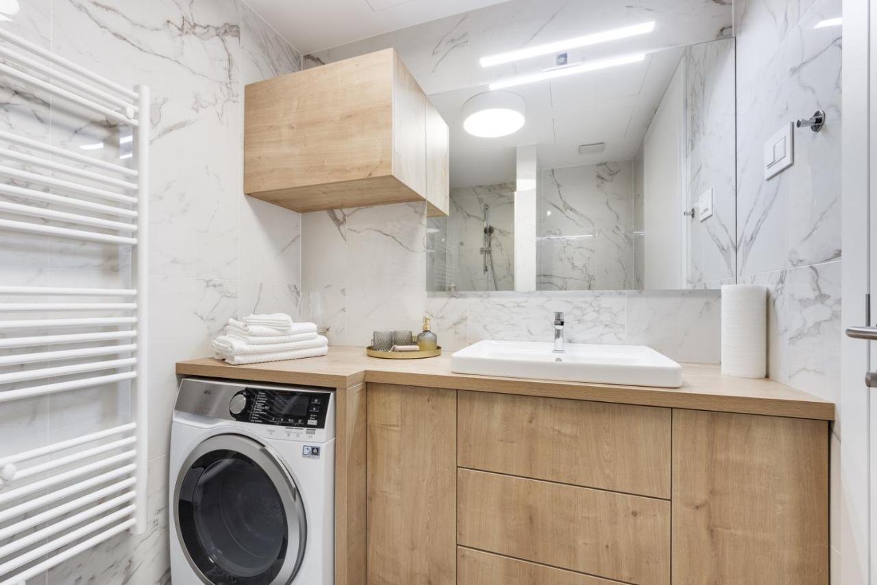 Central Apartment With Private Garage Ljubljana Bagian luar foto